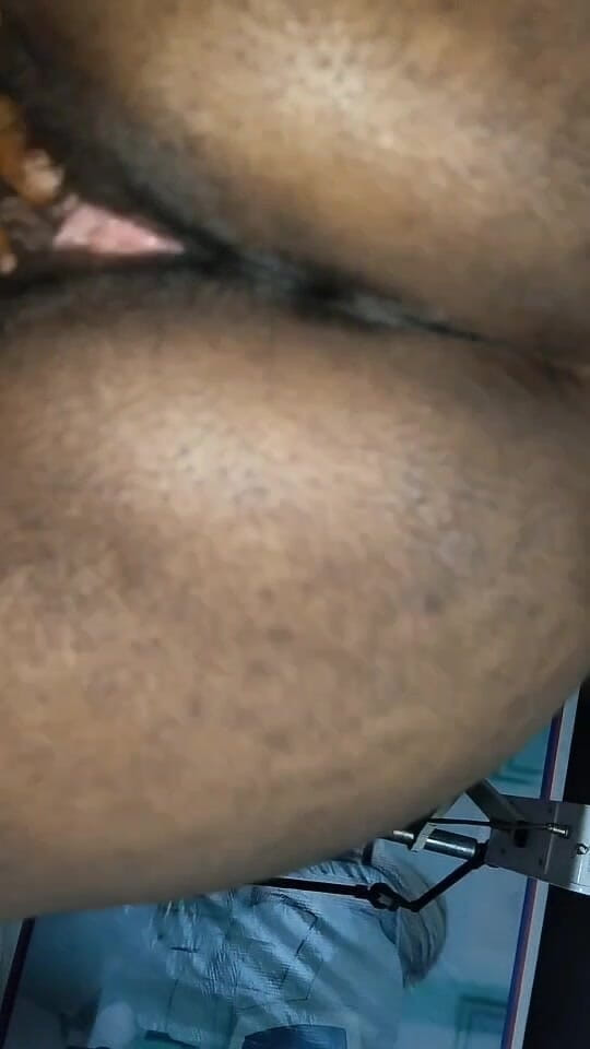 Mannirkuok: 友達の彼女をオフィスに置いてきた。