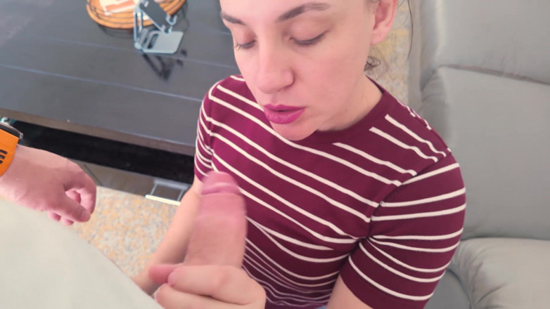 Stacey Reid: Ma belle-sœur a très envie d’une bite et avale du...