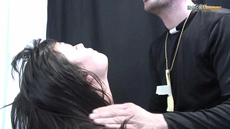 Rock Charogne: Stephanie rucha się w Oh Cum All Ye Faithfull