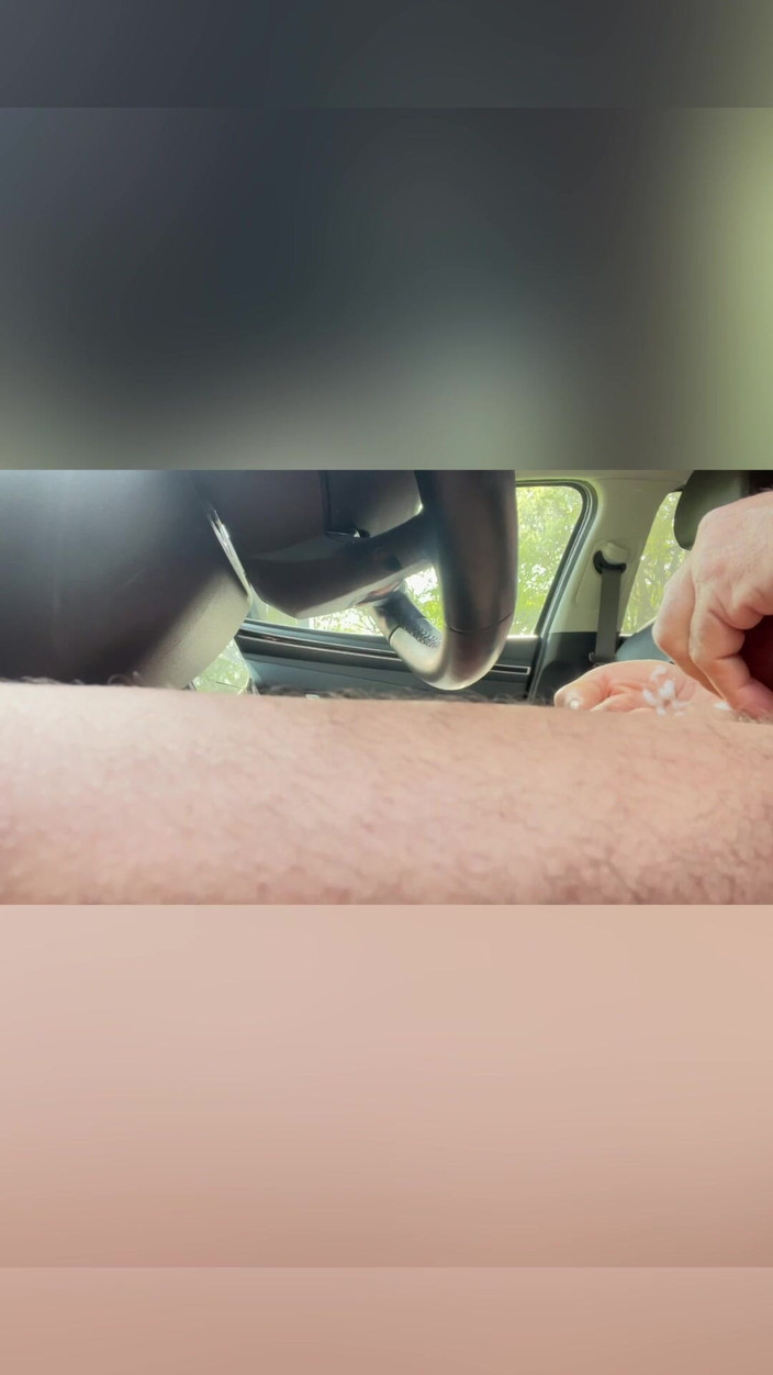 Hot dick in your ass: Un uomo sposato mi ha beccato nel parcheggio e mi...