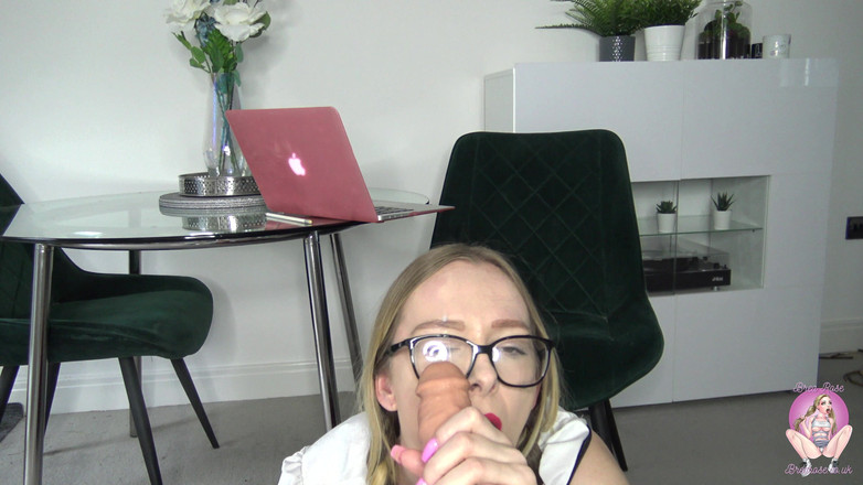 Brea Rose: Uczennica twarzy