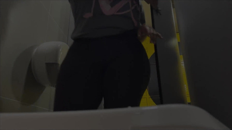 SENSESEX: Ecina baathroom sankalan men rikord ki gee hai