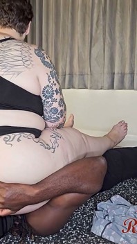 Vollgewicht bBW arsch facesitting HD