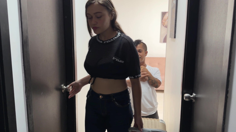 Julianaburning: Gibt es keine Zimmer mehr im Hotel? Ich muss ein...