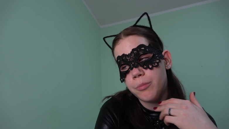 Anna Sky: Femeie Pisică Care Se Joacă Cu Un Șoricel În Perspectivă La Persoana 1