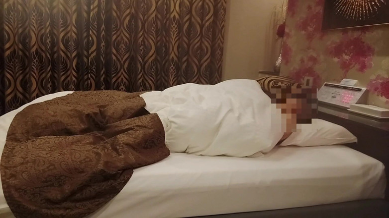 akeieroi: Sexuální video pořízené se sexuálním partnerem podvádějícího páru