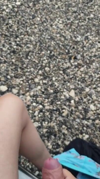 Dickflasher: Masturbieren auf einem parkplatz einer colege