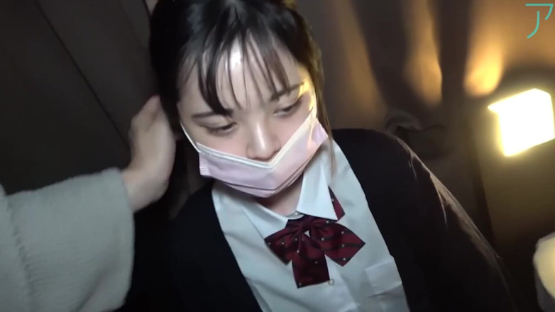 Asians in love: College in uniforme lori sborrata dentro