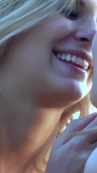 Summer breeze con lesbiche Scarlet Red e Jillian Janson