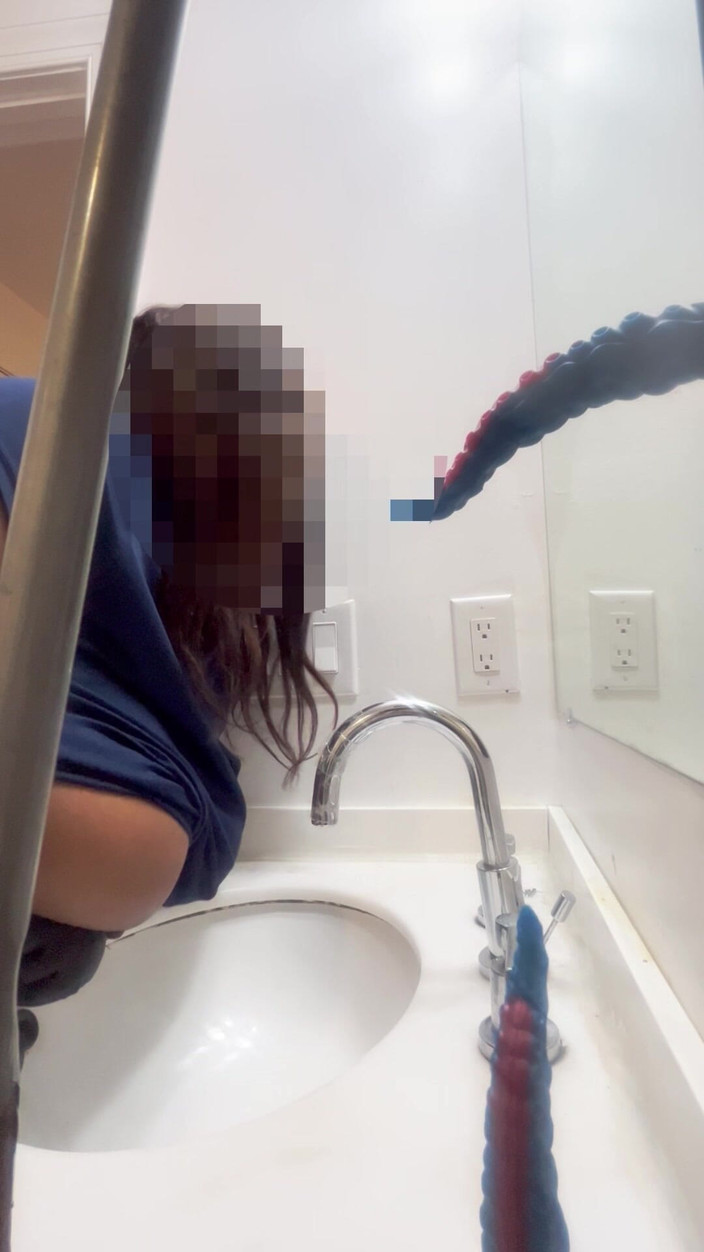 Anye Meshell: ¡Estoy siendo follada lentamente por extraterrestres!