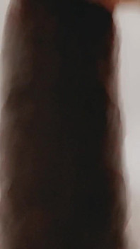 Roztahuji svou těsnou kundičku černým penisem