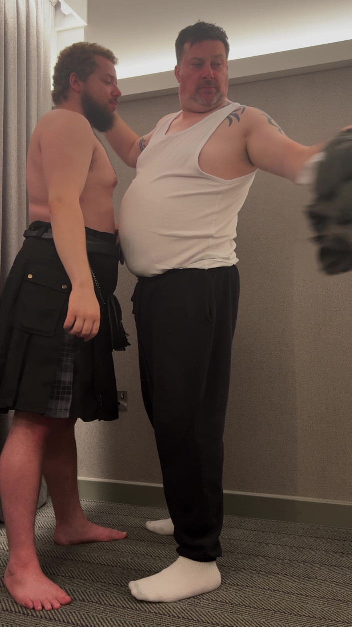uktattooedchub74: Se déshabiller, épisode 7