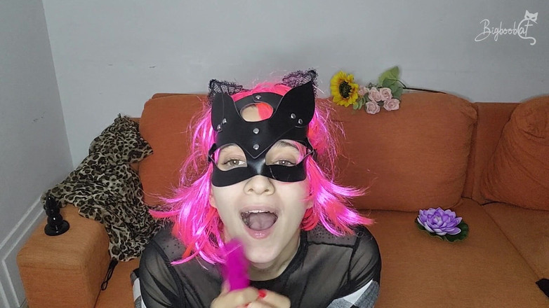 BigBoobCat: Mes gros seins naturels sont palpitants ! Masque de chatte, je...