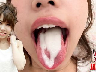 Japan Fetish Fusion: Saliva for a Blowjob by Misaki