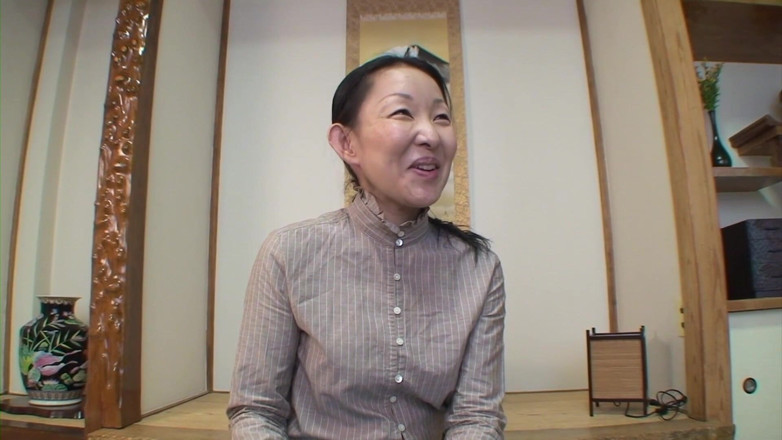 Asiatiques: Harig Aziatisch meisje trilde hard