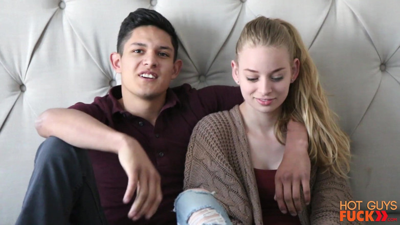 Hot Guys Fuck: पुराने दोस्त Davis Black और sarah रविवार आखिरकार
