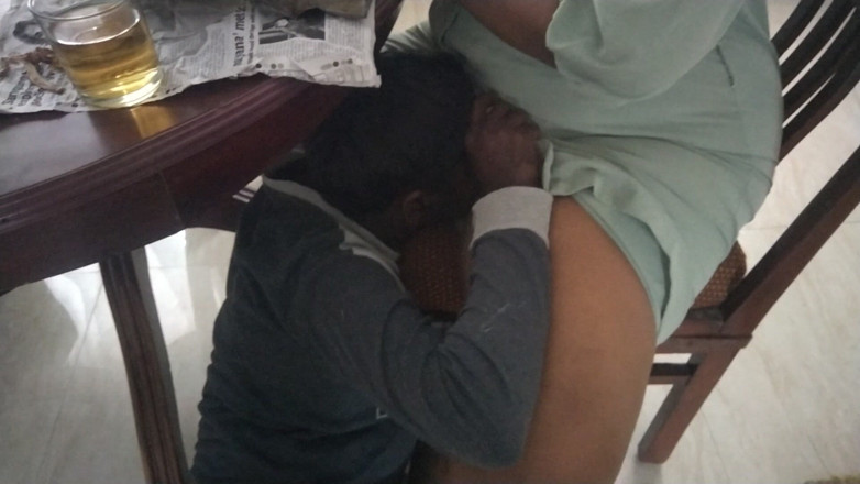 Tamil lesbian: Обідній стіл , гаряче смоктання пизди