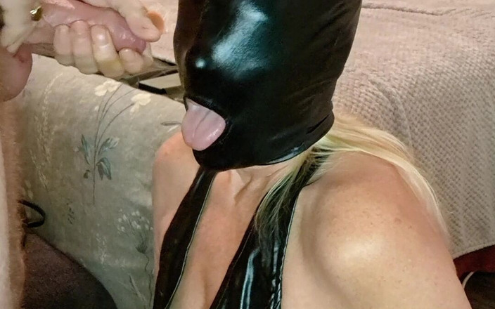 Milf-T: 戴着头巾的业余 facefuck 和 hood face