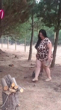 Cofanie Woods Seksowna macocha na zewnątrz