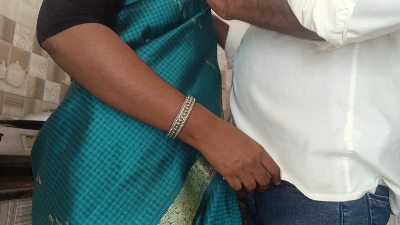 Wonder: Une femme au foyer se fait baiser dans la cuisine