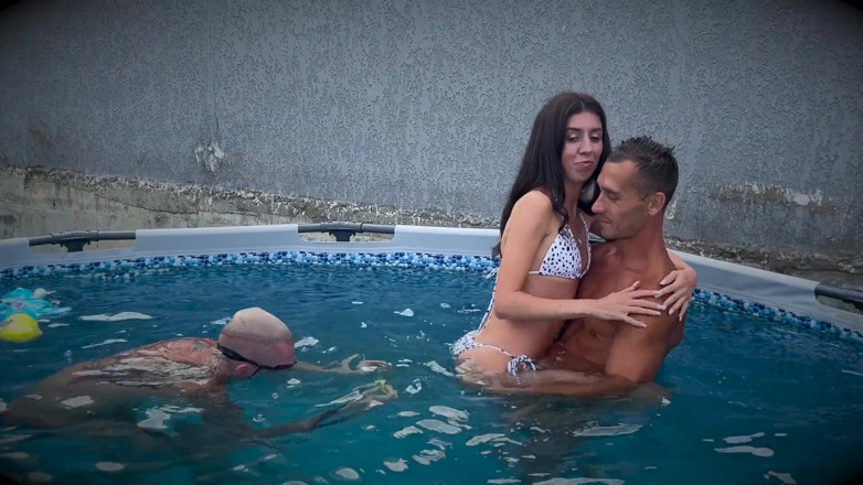 Falcon Al straight porn: Tiga lelaki teman wanita seksi selepas pesta kolam renang - dia...