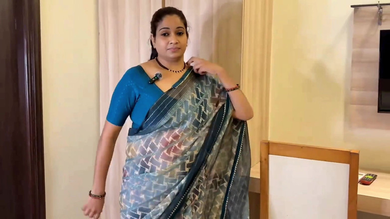 Fantacy Couple: Bhabhi Gave a Gift to Neighbor