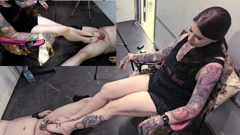 Femdom-Team-German: Meu escravo contratado pode aproveitar meus pés