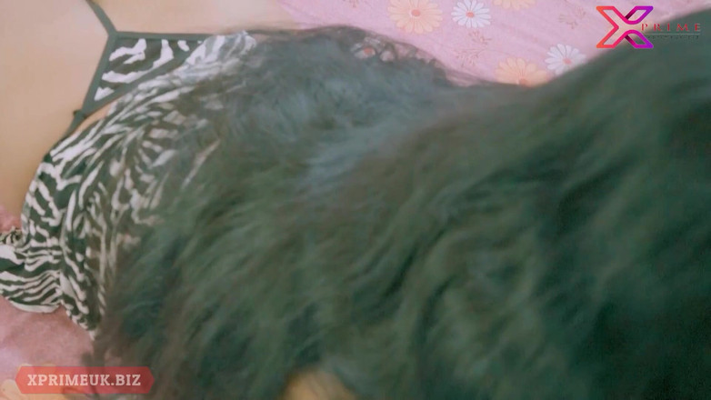 Creative Pervert: Nadržená indická MILFka šuká cizince