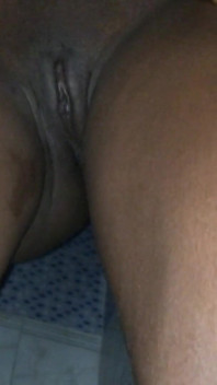 Seksi Afrikalı zenci kadın seksi dans banyosundan yüzünüzde ıslak amcığı azdırıyor