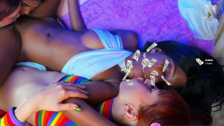 Lesbian Friends: 보지를 핥아 물총