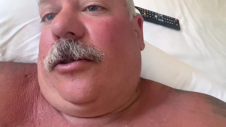Hand-Free-Daddy-Chub: Hunky đã nghỉ hưu huấn luyện viên rất nam tính với...