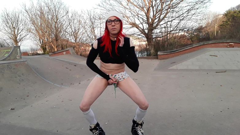 The Midnight Minx: Themidnightminx skate park x