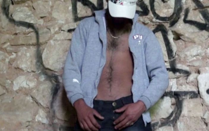 Crunch Boy: 2 hetero's accepteren om pikken te masturberen