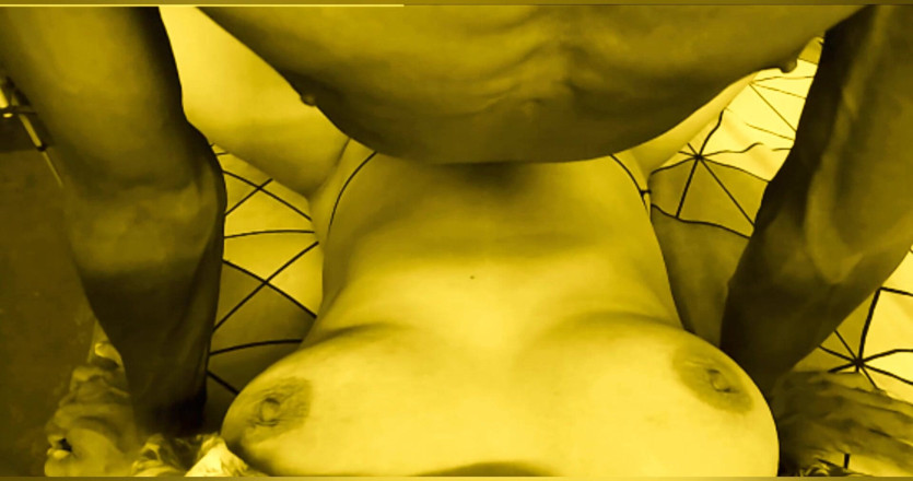 Teensex: 我性感的 bhabi 为你的可爱阴户准备了我的大鸡巴