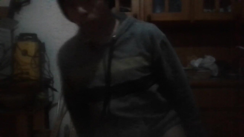 PablitaGatita: Cara sexy! Garoto gostoso tira todo o seu leite!