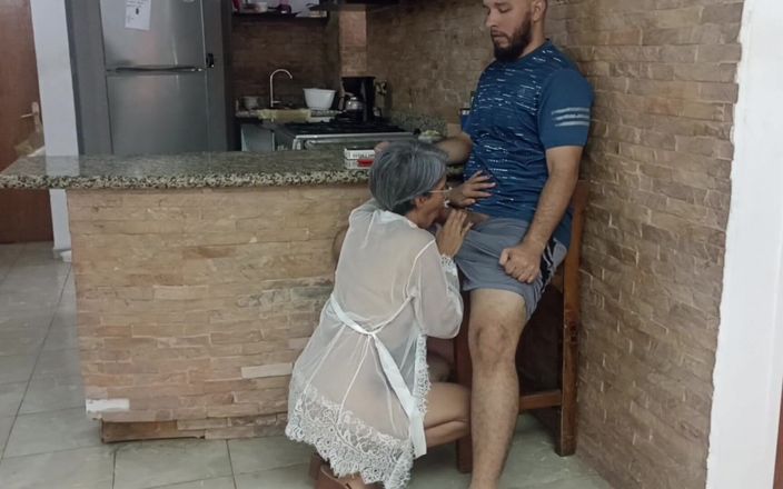 Swingersamateur40: Minha meia-irmã gostosa me seduziu