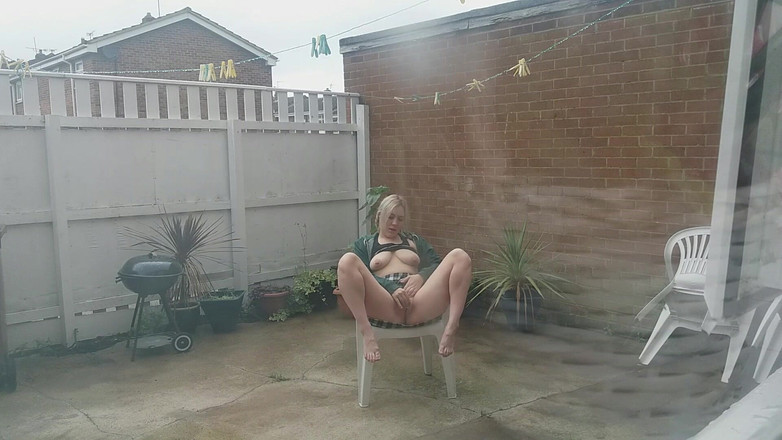 Ripley sweet studio: リプリーが脱いで屋外で射精する