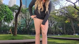 대박 자지 Shemale 핸즈프리 야외 사정