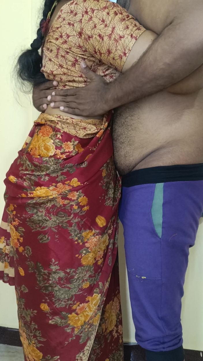 Inba: Red color saree cheating Housewife 1