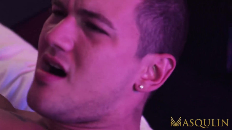 Masqulin: MASQULIN - Markus Kage beobachtet Jay Dymel und Ryan Stone beim...