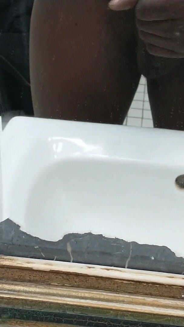 Moewhitted1: Handjob in bathroom