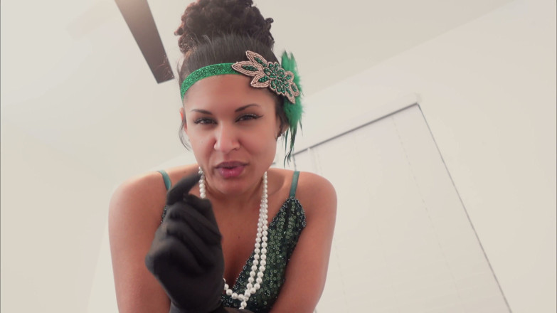 Kink in Time: Calissa 1920s Giantess