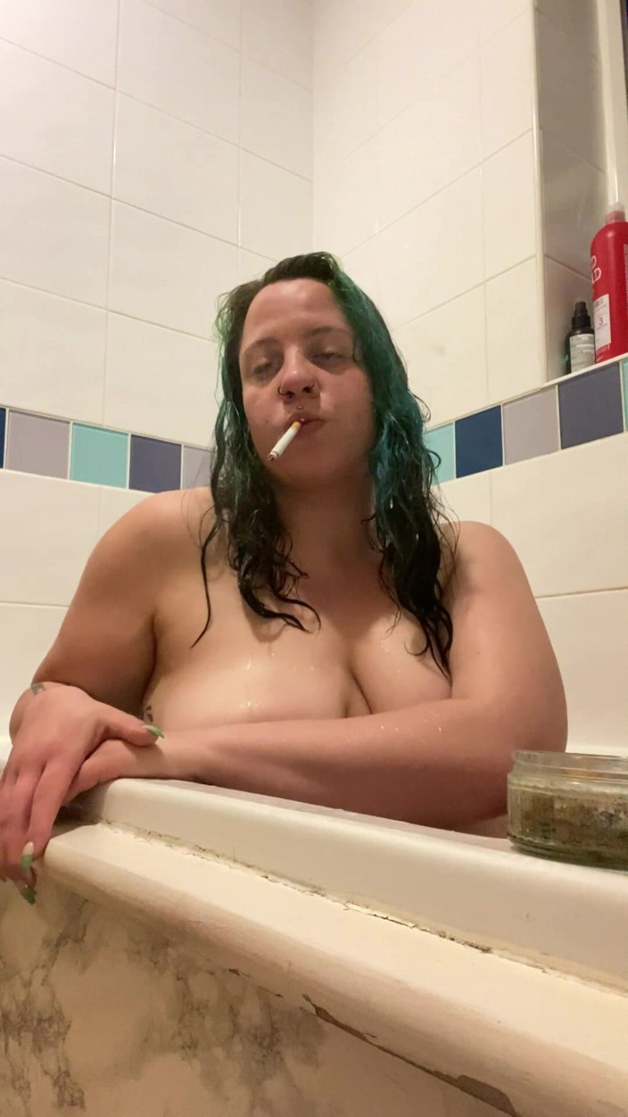 Goddess Kinx: 스모키 목욕 시간