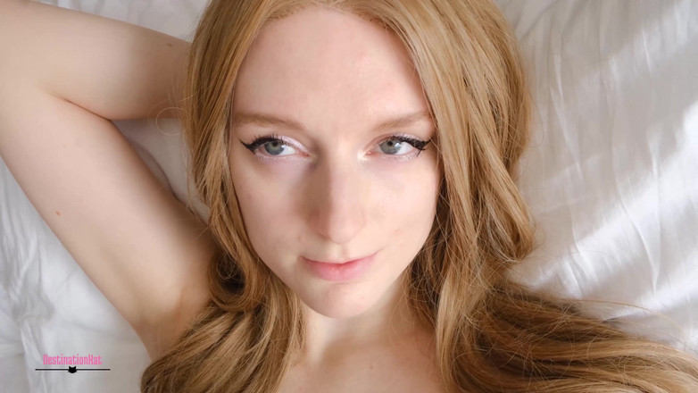 Destination Kat: Gioco reciproco del primo piano del corpo