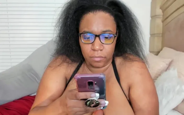 Josie4yourpleasure: It's Shark Week so no pussy play