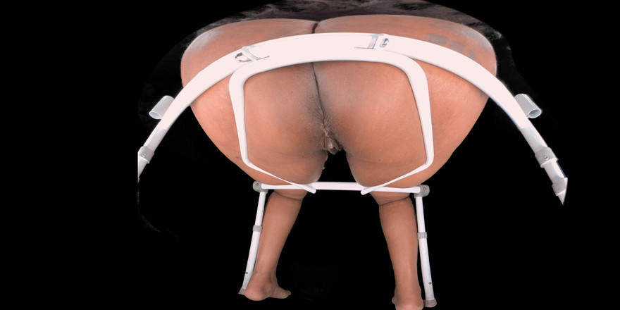 Ebony VR Solo's HD Non-VR Scenes: 火辣黑人女郎“p”第9卷 - 黑人熟女追逐金尿马桶 第一人称视角