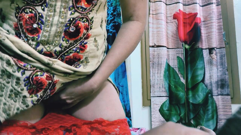 Bolly Karma: Các chàng trai thích xem cô ấy