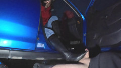 Mistressyammyboots: Boot Dominace v autě