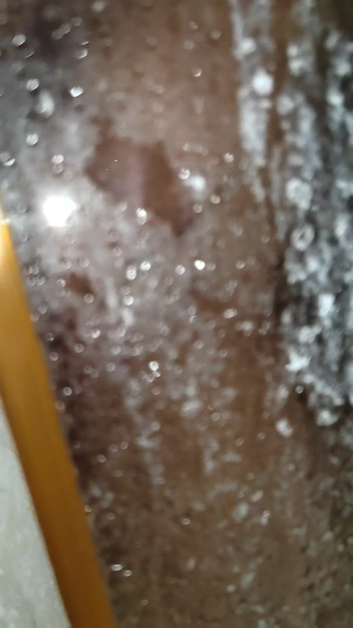 Emma_Alex: 发现我的继妹在洗澡，无法停止想和这个可爱的女孩做爱