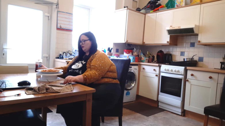 SSBBWLadyBrads: Bbw ssbbw fanfiction tưởng tượng ăn uống và tăng trưởng cơ...